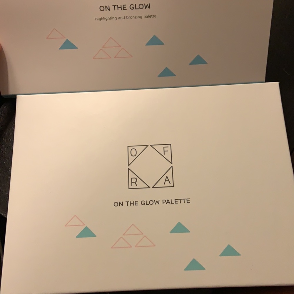 Makeup - Picture 2 of 3